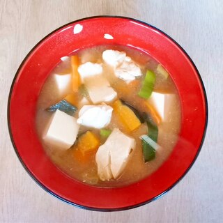 豆腐と胸肉と南瓜の味噌汁